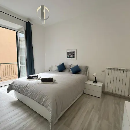 Interno 10 - Metro C Apartment *